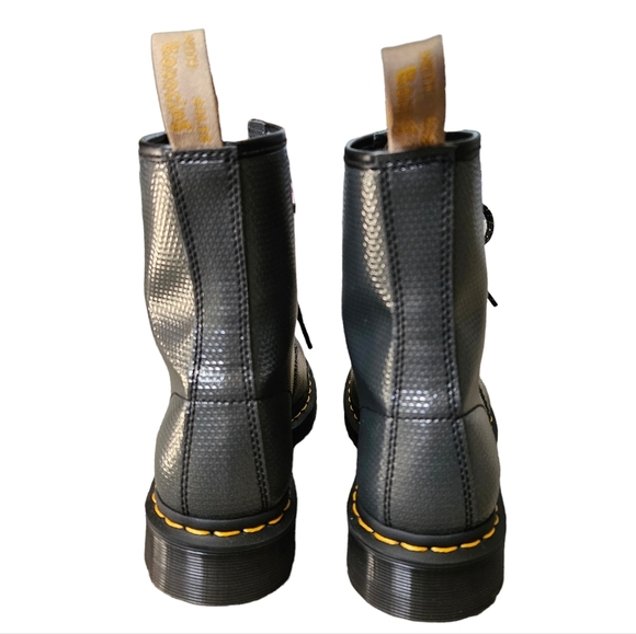 NWOT Dr. Martens 1460 Metallic Emboss 8 Eye Lace-Up Boots Faux Vegan Lea… - Picture 2 of 9